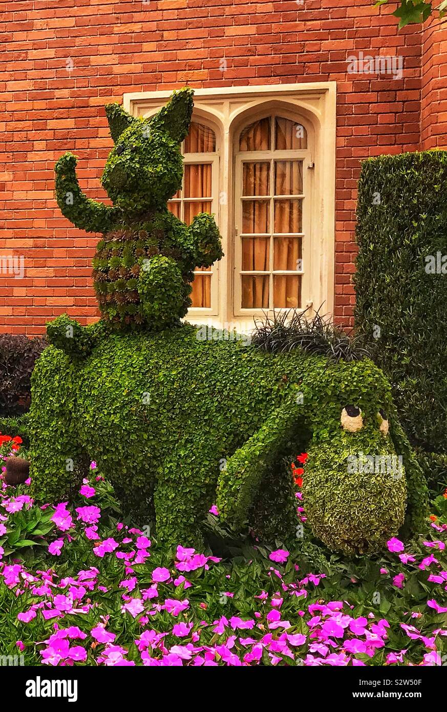 Epcot Flower and Garden Festival 2019 Eeyore and Piglet Topiary