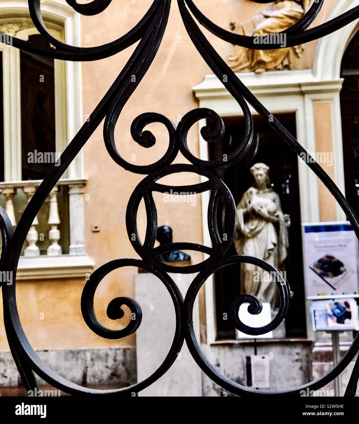 The National Museum of Ceramics and Decorative Arts "González Martí