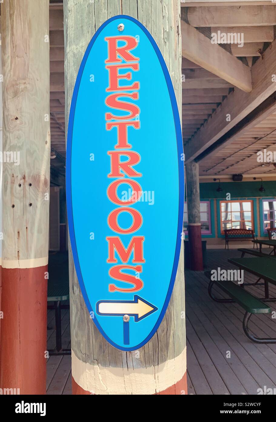 Outdoor restroom sign at the beach Stock Photo Alamy