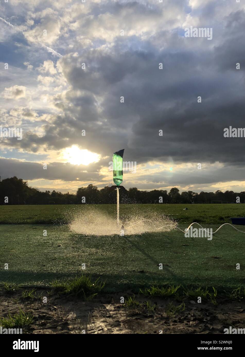 Water Rockets Going Off Rocket taking off hi-res stock photography and images - Alamy