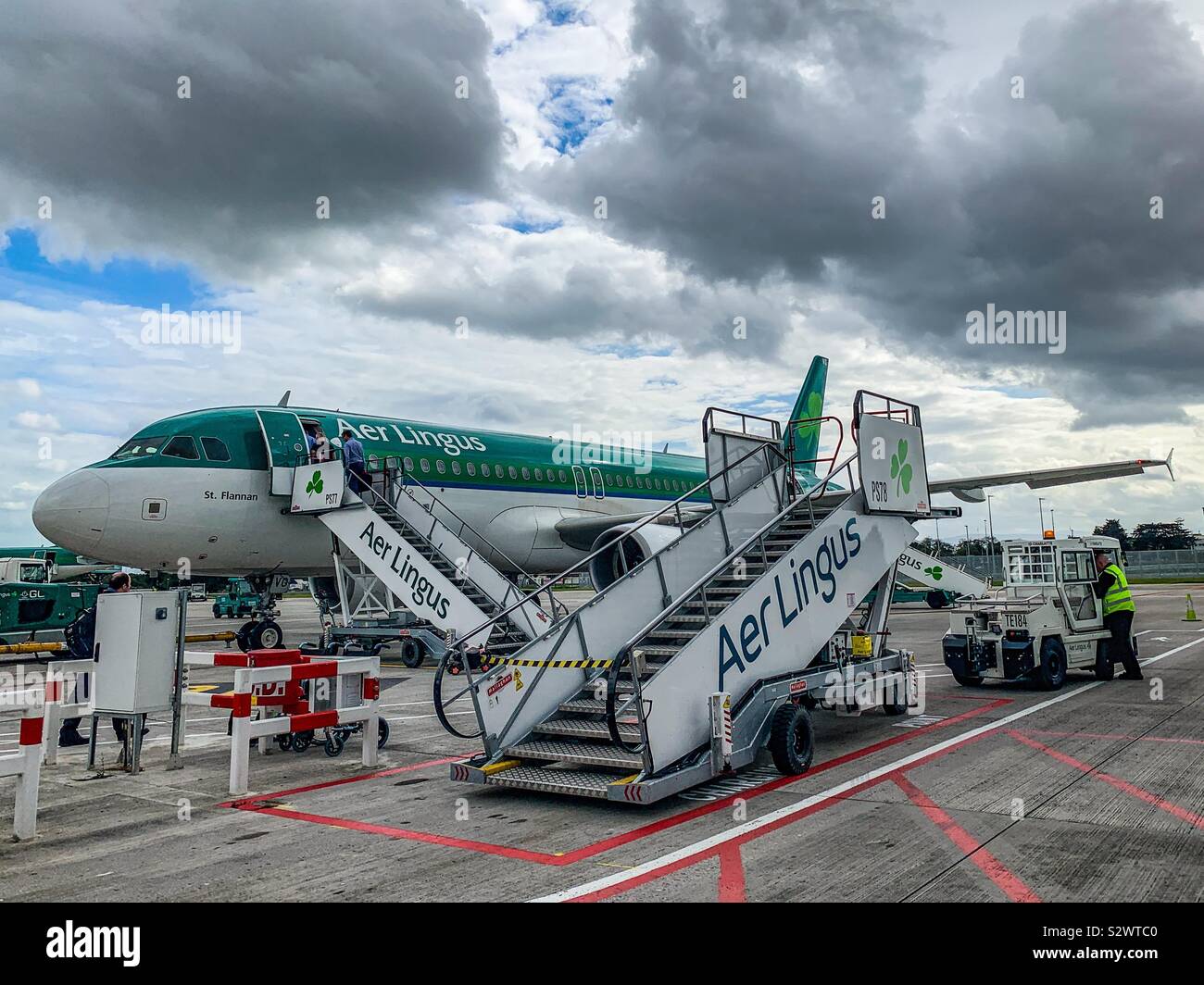 Aer Lingus Airbus A320 at gate at Dublin Airport Stock Photo Alamy
