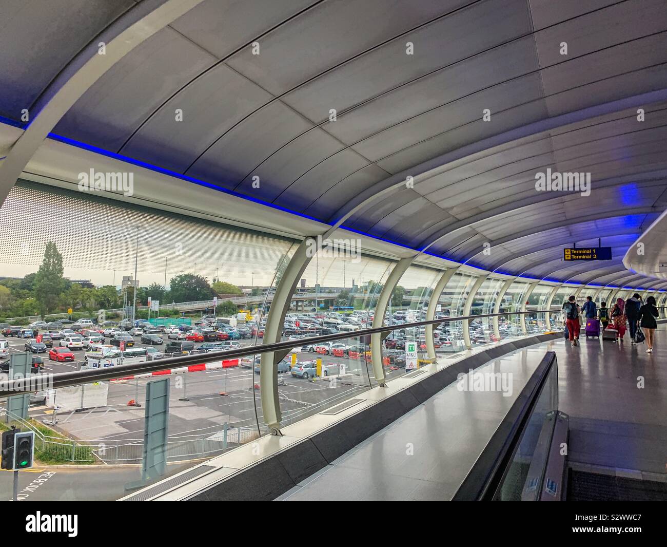 Manchester airport terminal hi-res stock photography and images - Alamy