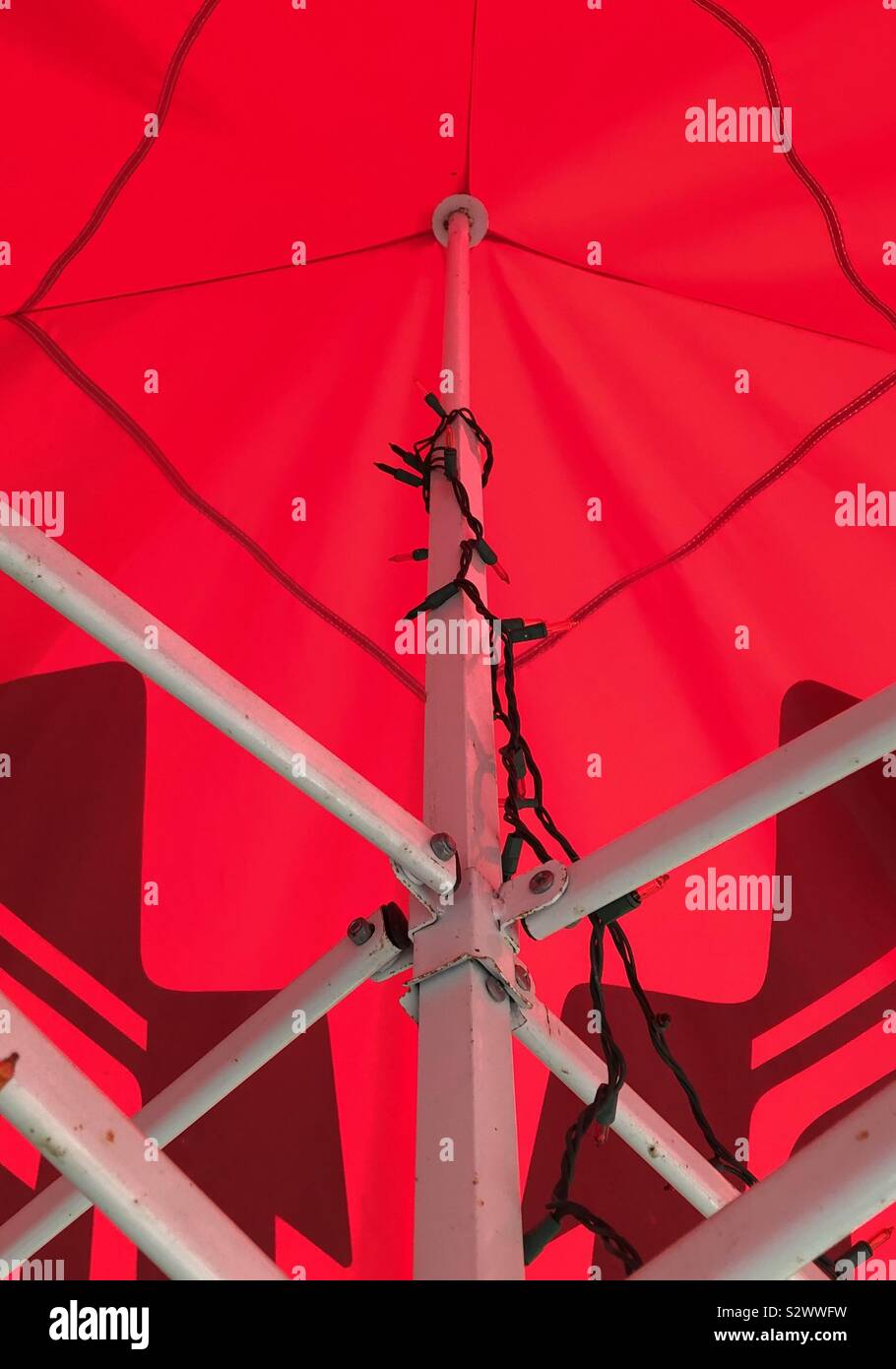 Canopy with lights hires stock photography and images Alamy