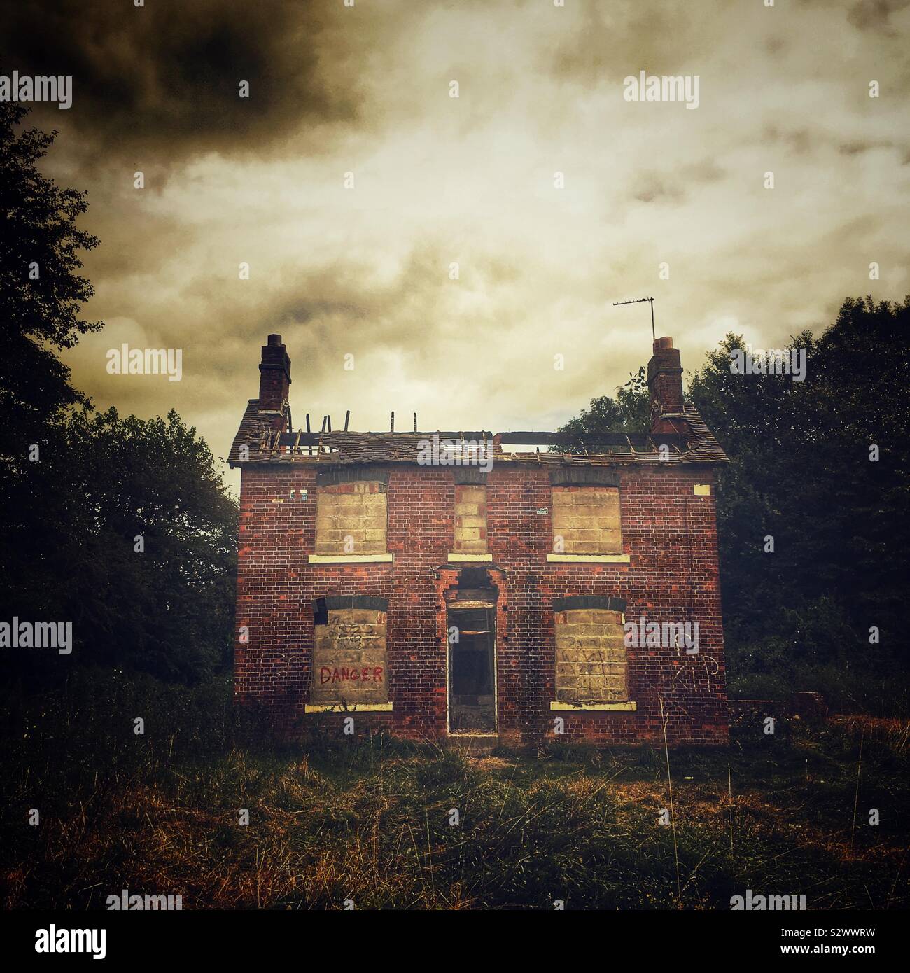 Derelict farm house in Cheshire Uk Stock Photo Alamy