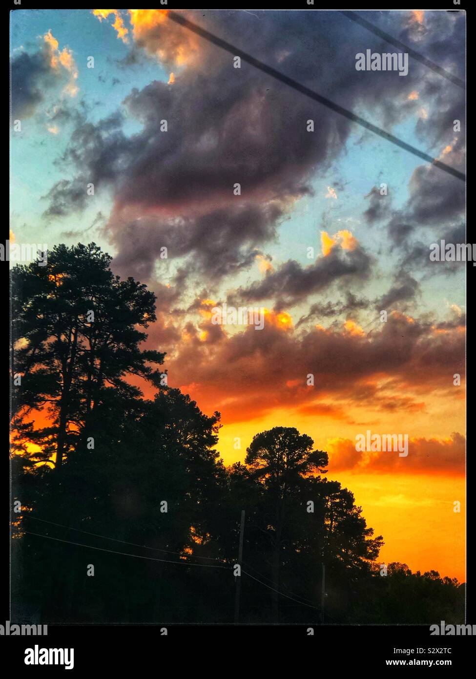 Golden sky and clouds hi-res stock photography and images - Alamy
