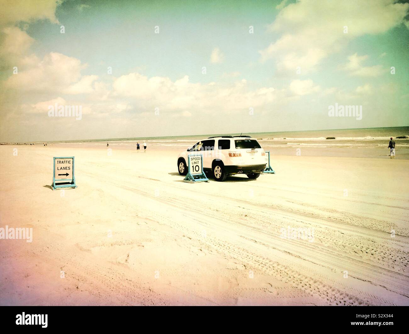 Season beaches sand hi-res stock photography and images - Alamy