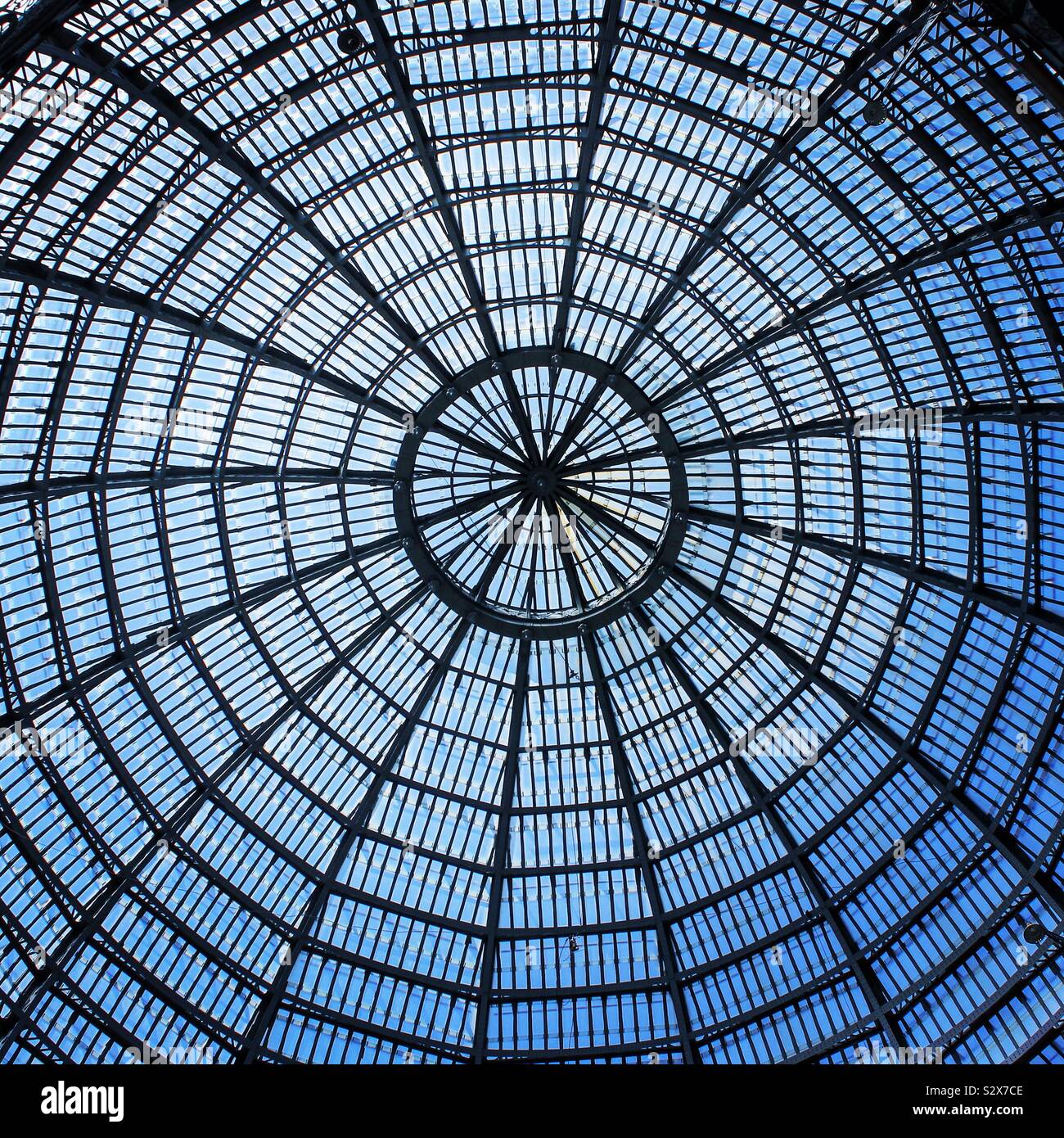 Glass roof dome hi-res stock photography and images - Alamy
