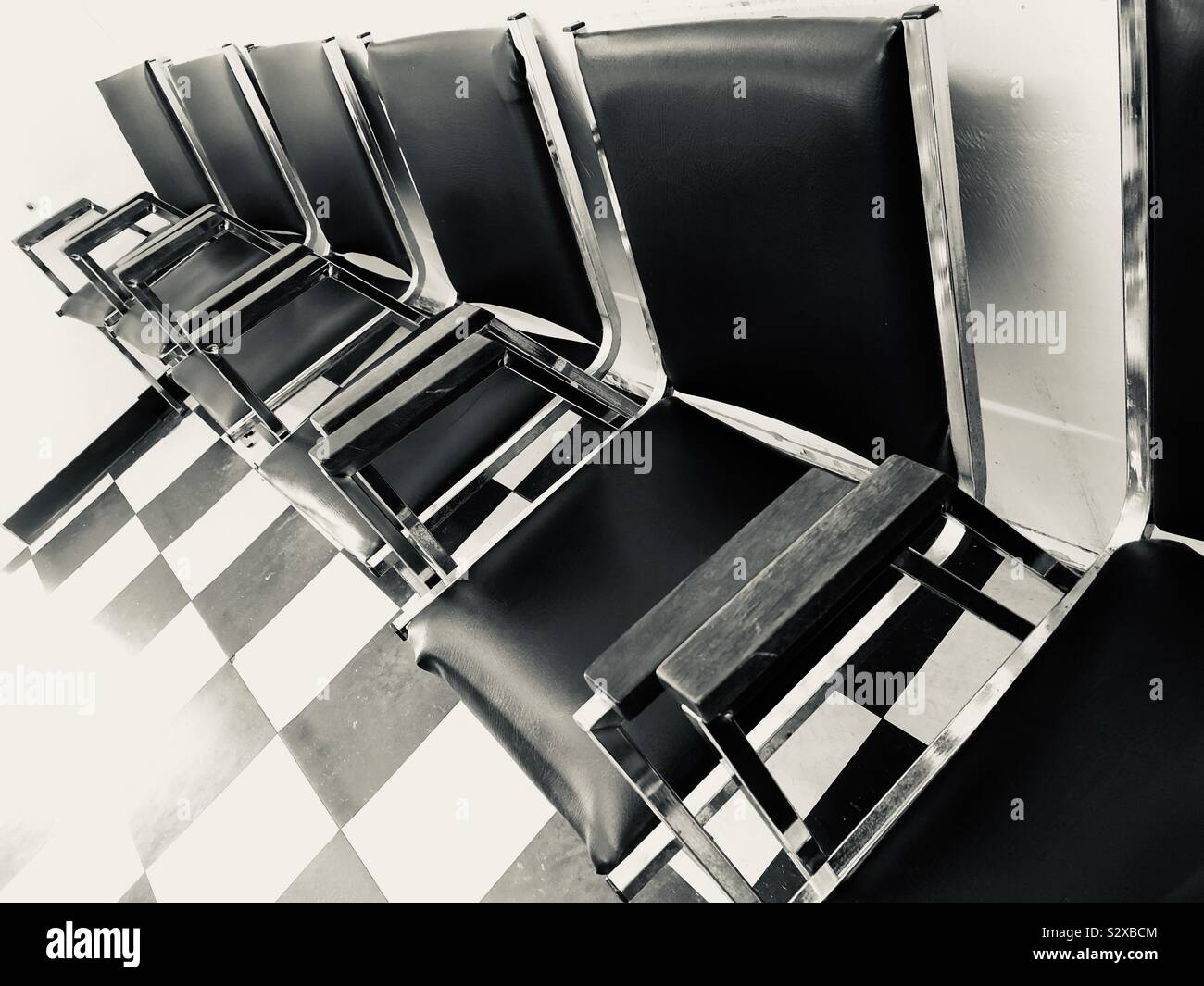 Waiting room with chairs hi-res stock photography and images - Alamy