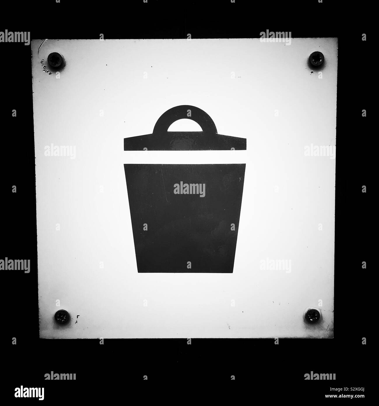 Empty dust bin hires stock photography and images Alamy