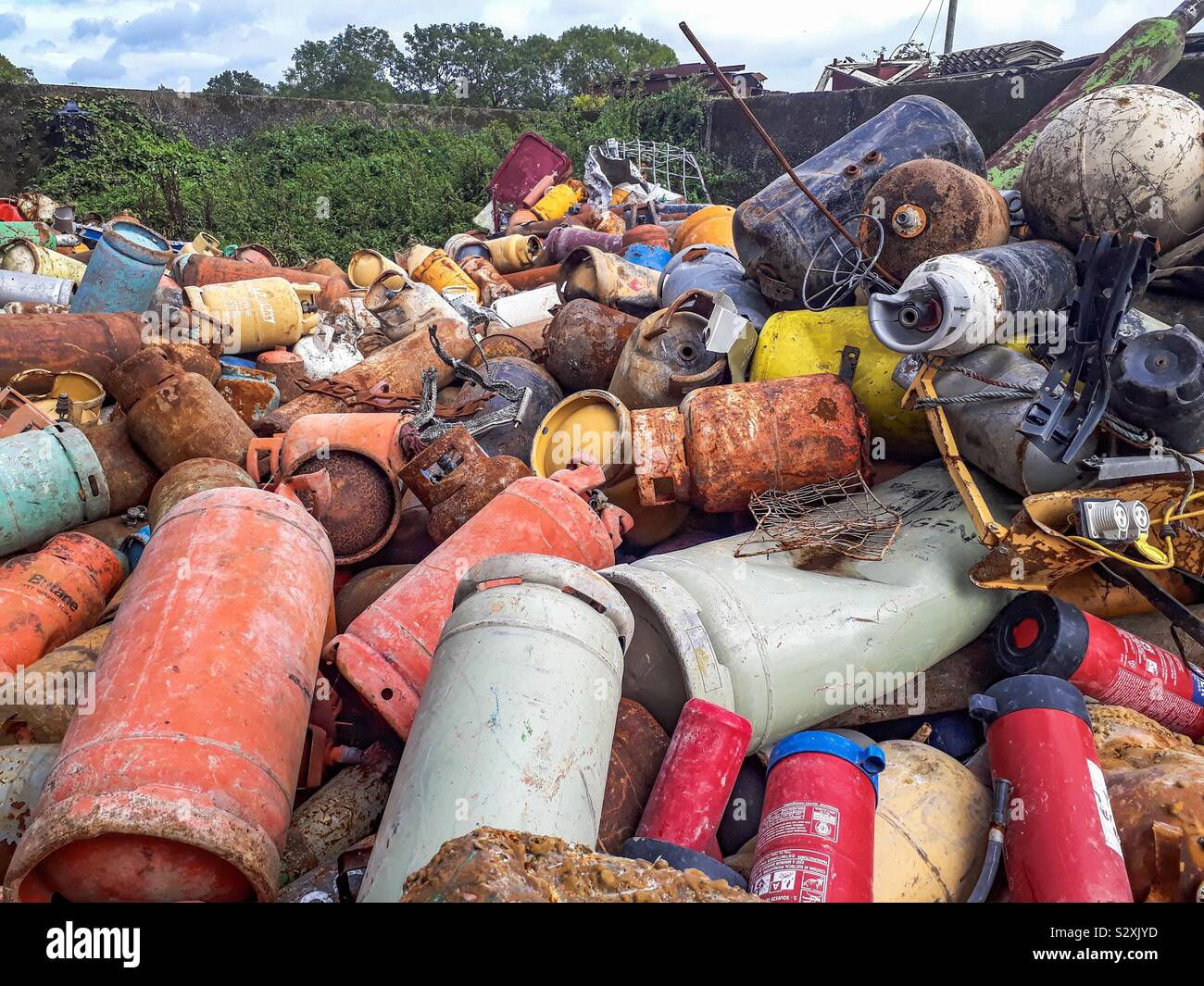 Lpg gas bottles hi-res stock photography and images - Alamy