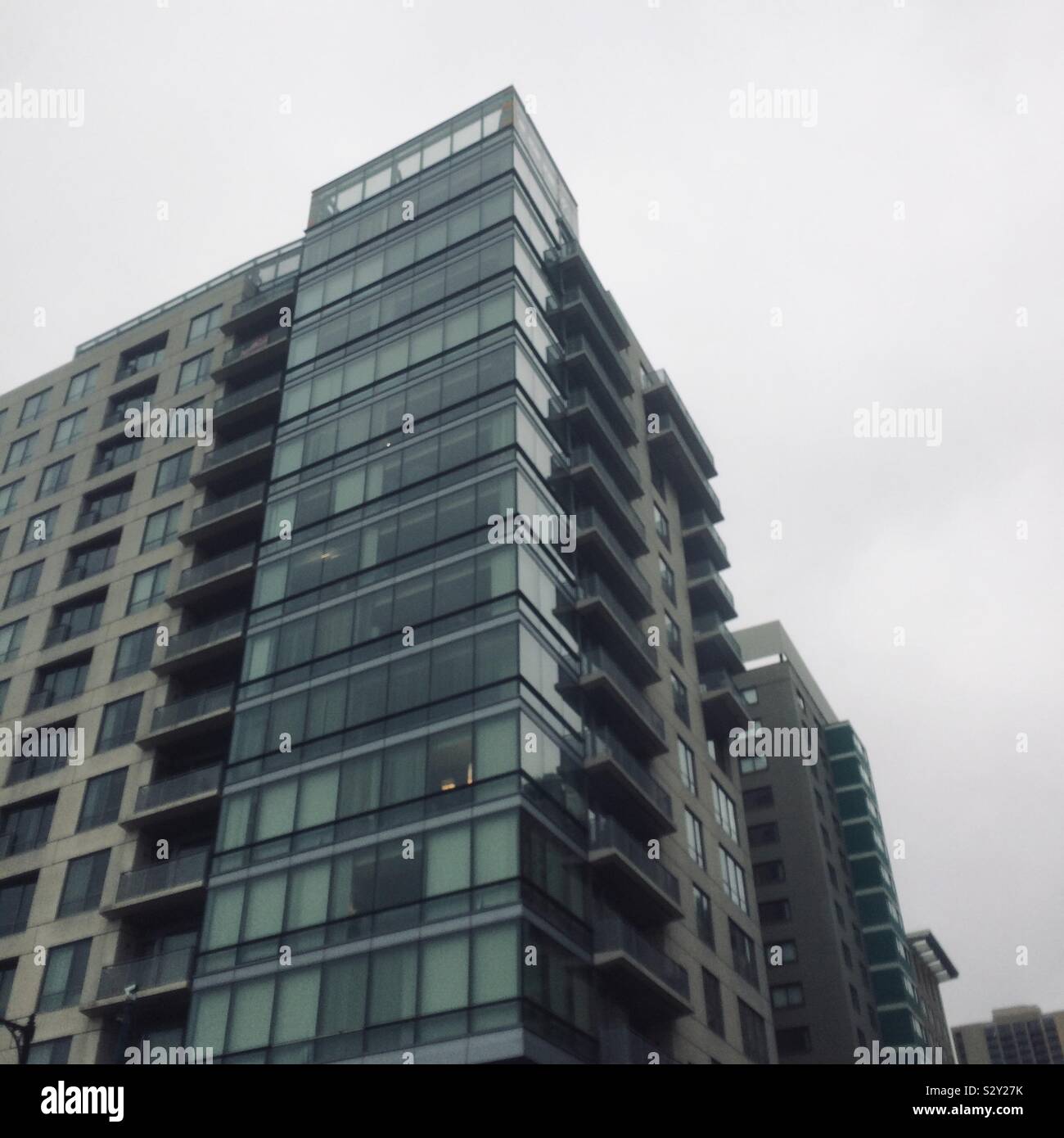 Highrise skyscraper hi-res stock photography and images - Alamy