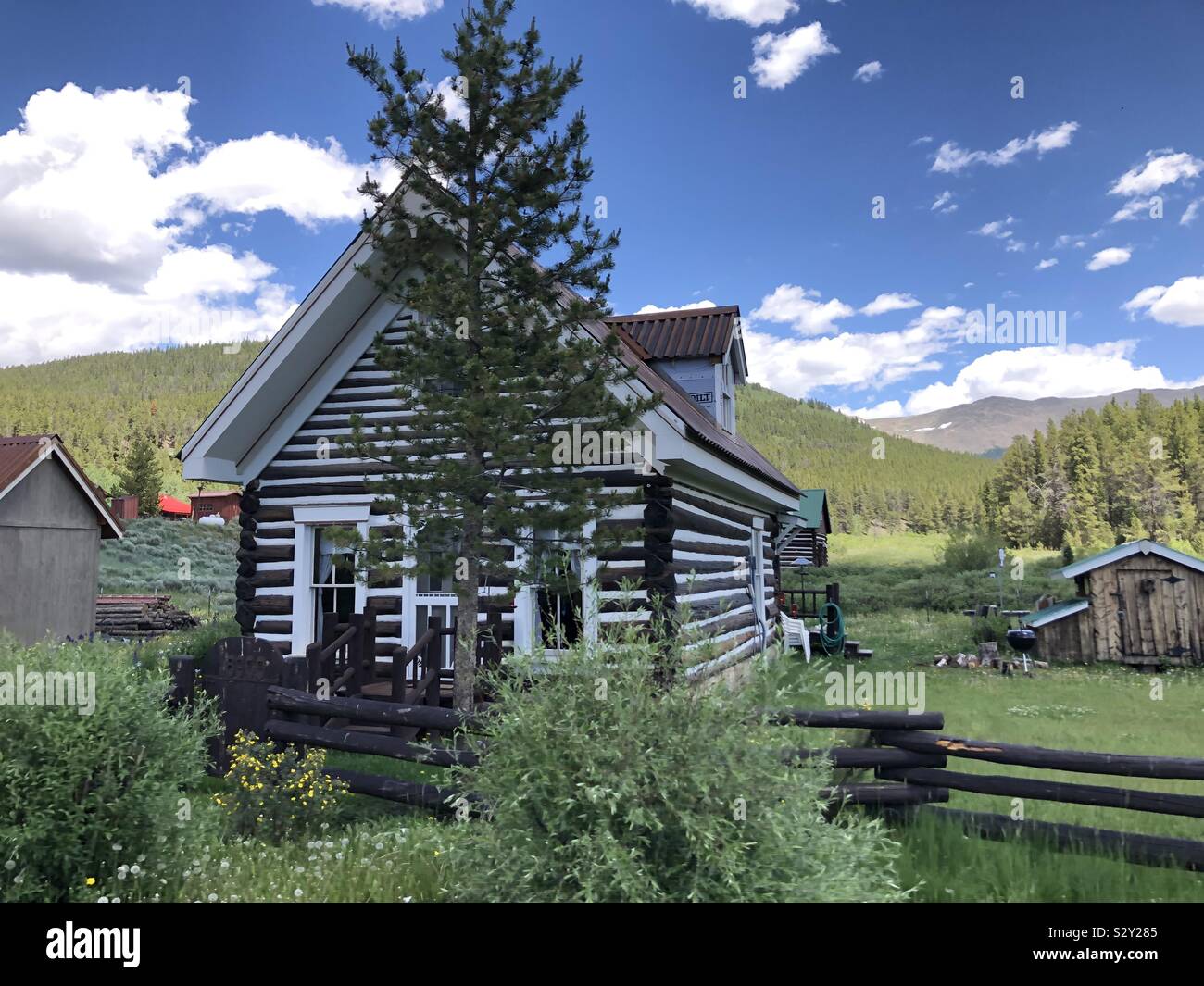 Log Cabin For Home Or Storage Colorado Stock Photos Log Cabin
