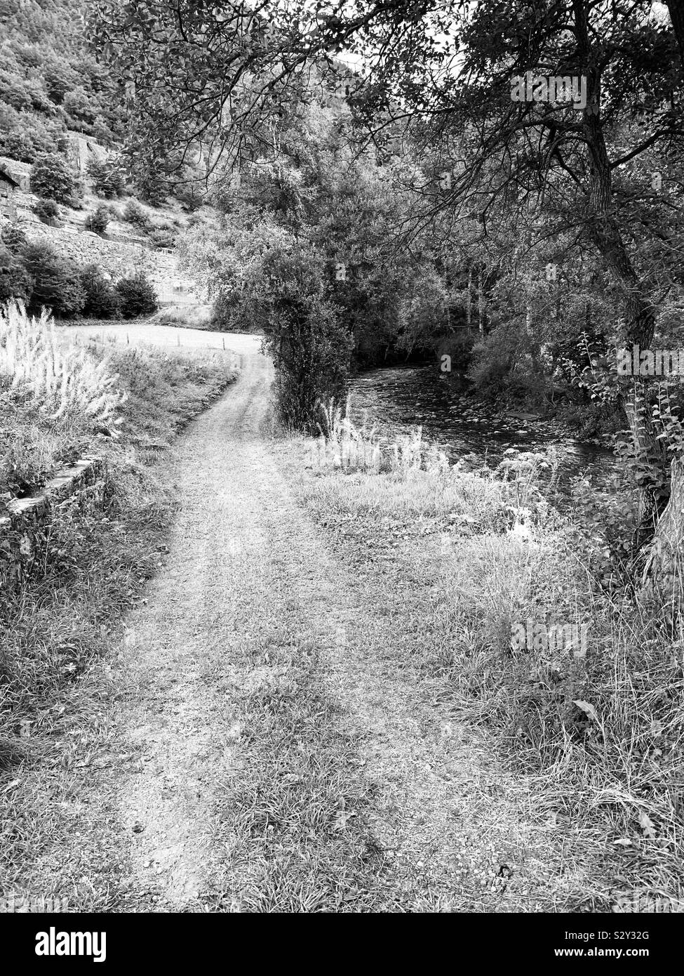 Hiking path Black and White Stock Photos & Images - Alamy