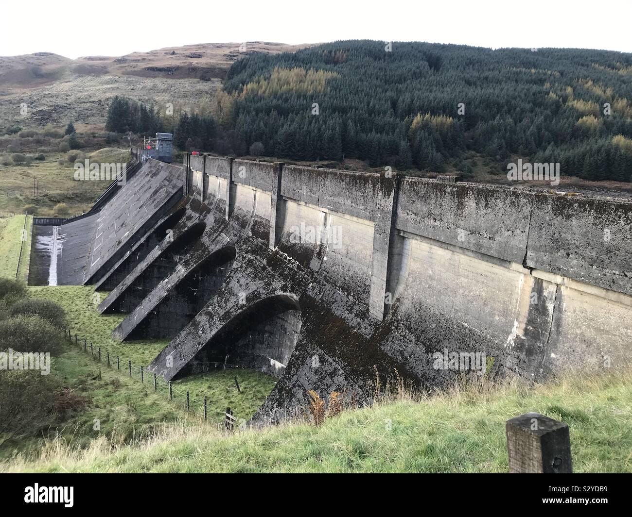 Dam outside hi-res stock photography and images - Alamy