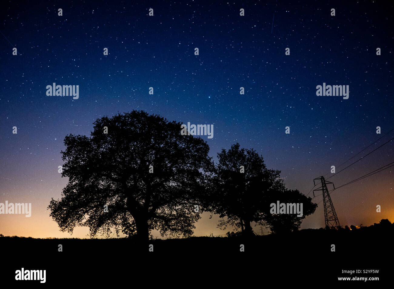 Autumn 2018 Oxfordshire night photography with light pollution Stock Photo