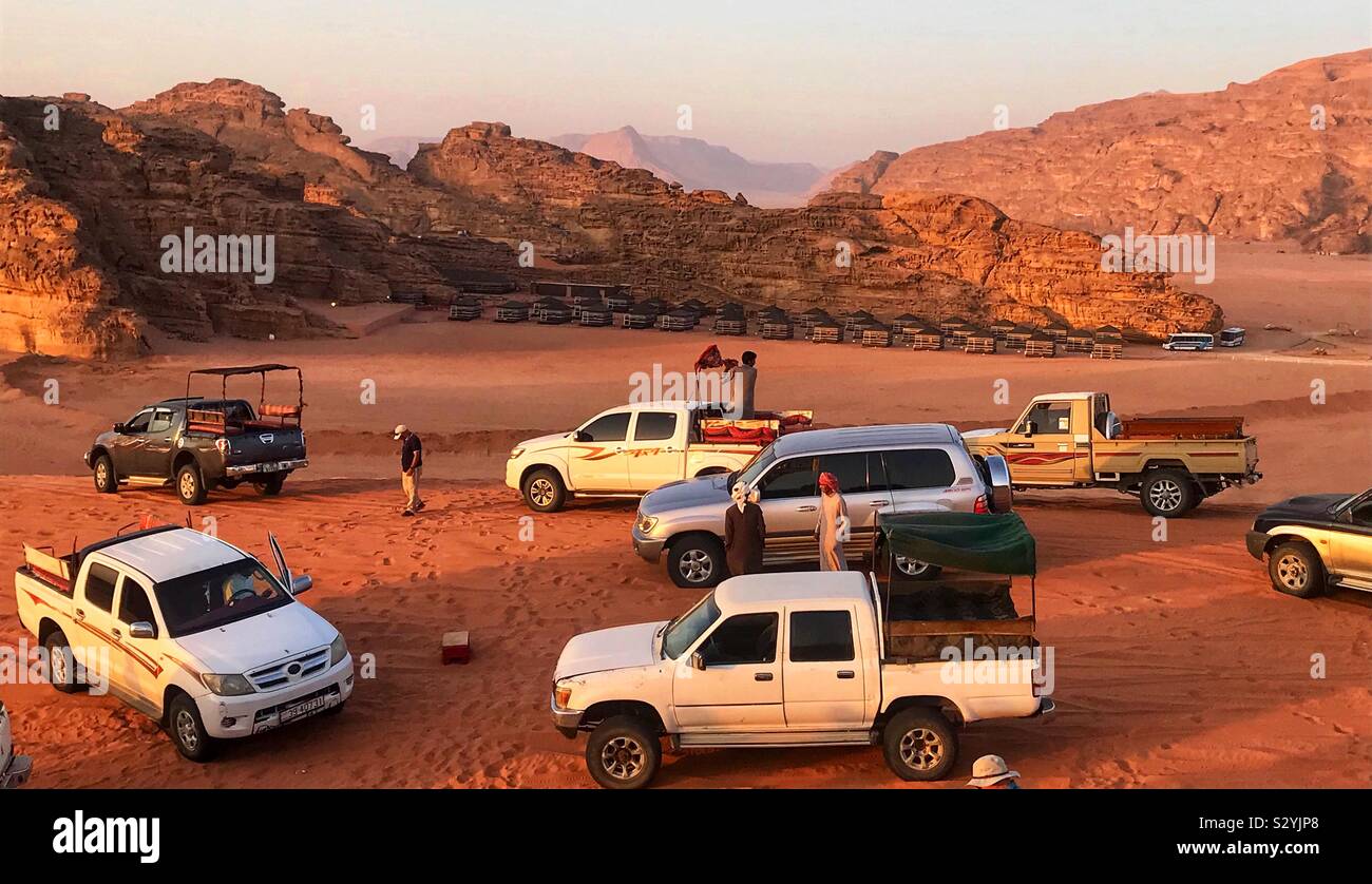 4x4 jeep safari wadi rum desert Jordan Stock Photo