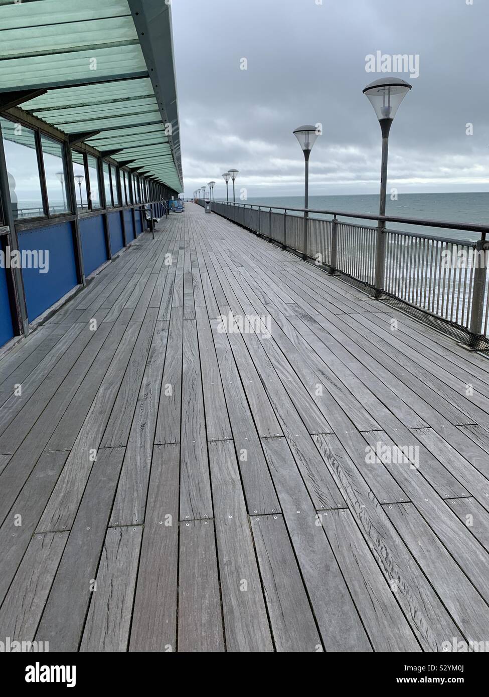 Empty pier hi-res stock photography and images - Alamy