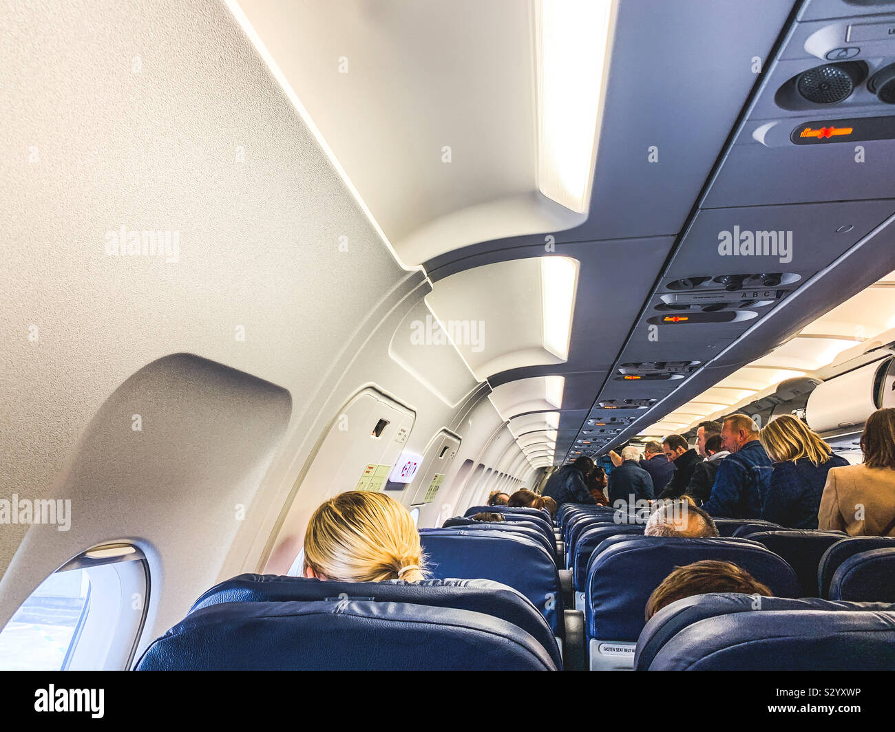 A320 cabin hi-res stock photography and images - Alamy