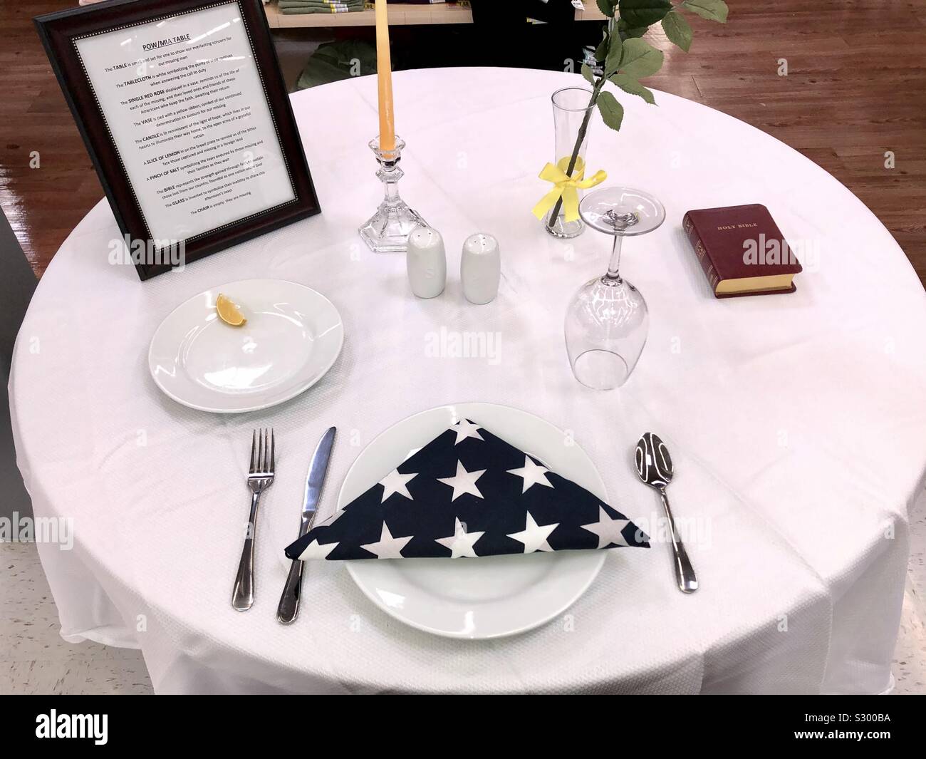 Missing man table hi-res stock photography and images - Alamy