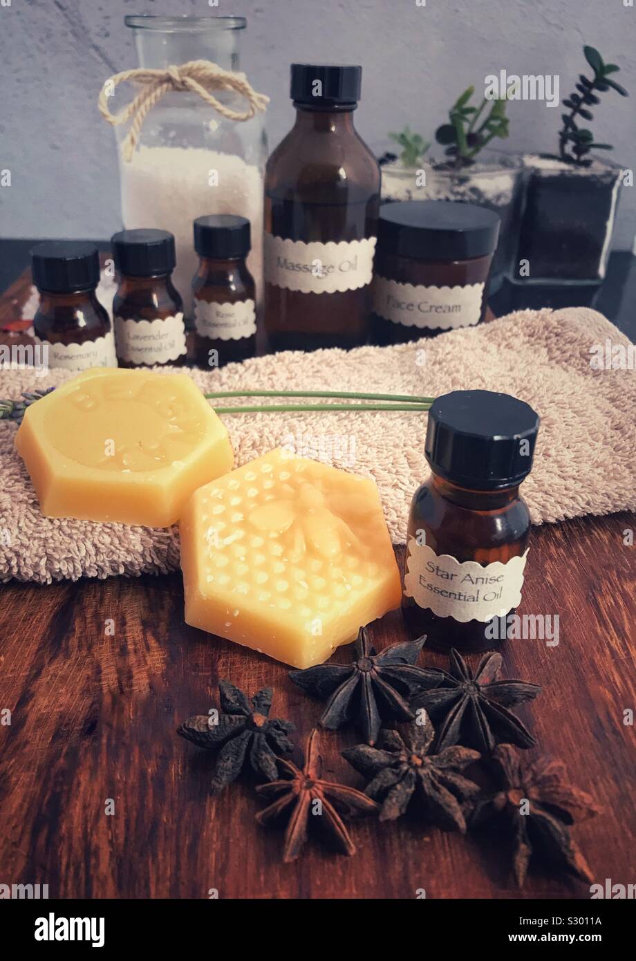 Aromatherapy & Skincare bottles with generic labels Stock Photo Alamy