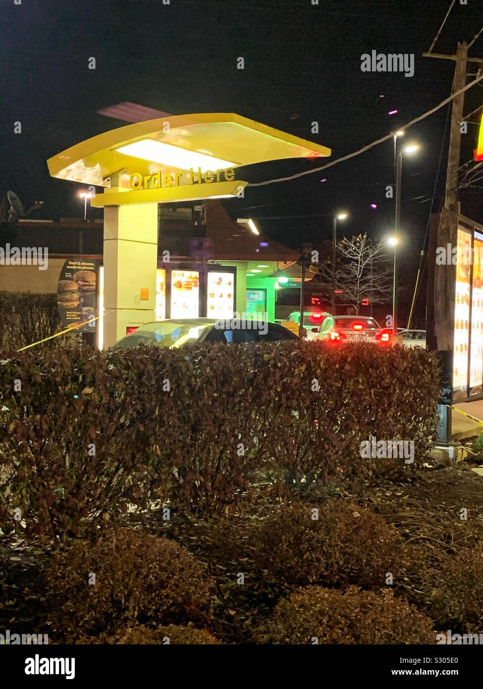 Car fast food drive thru hires stock photography and images Alamy