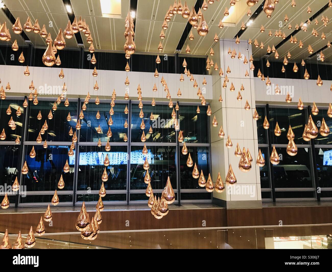 Rain is a moving sculpture at JEWEL Singapore Changi Airport
