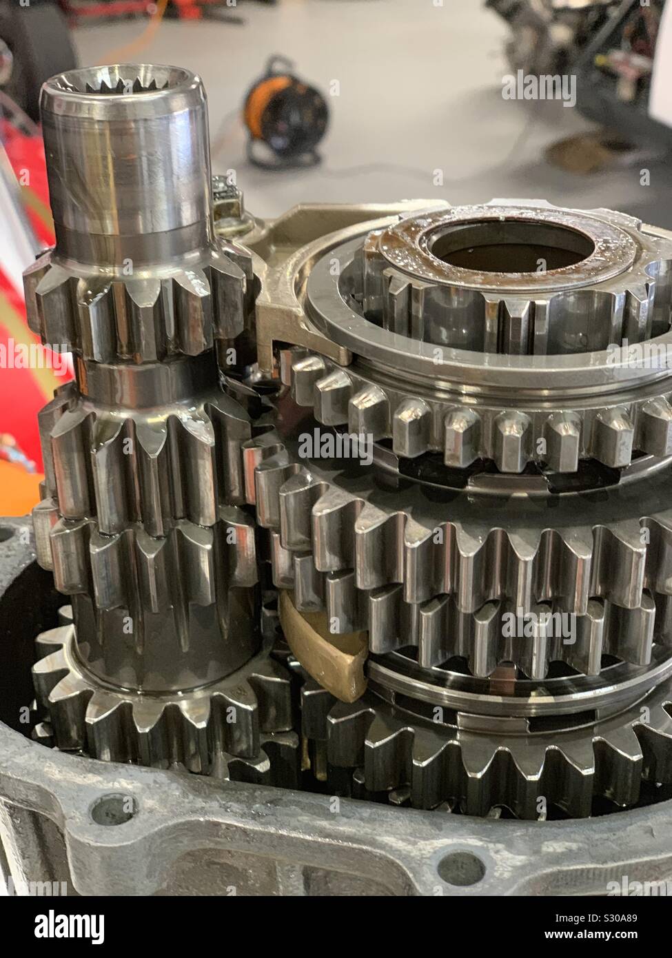 Gearbox cogs dog pinion Stock Photo Alamy