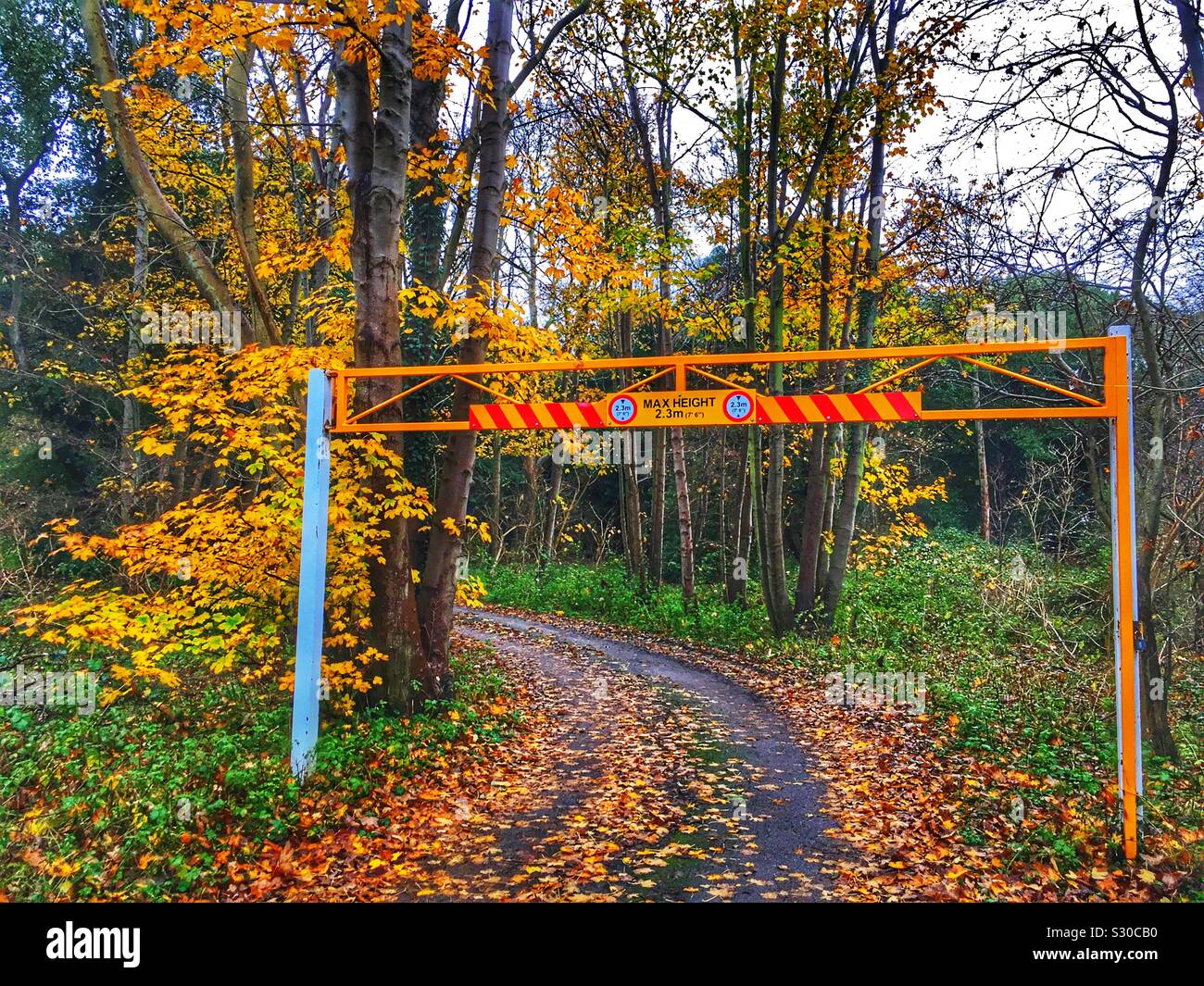 Maximum height car park barrier Stock Photo Alamy