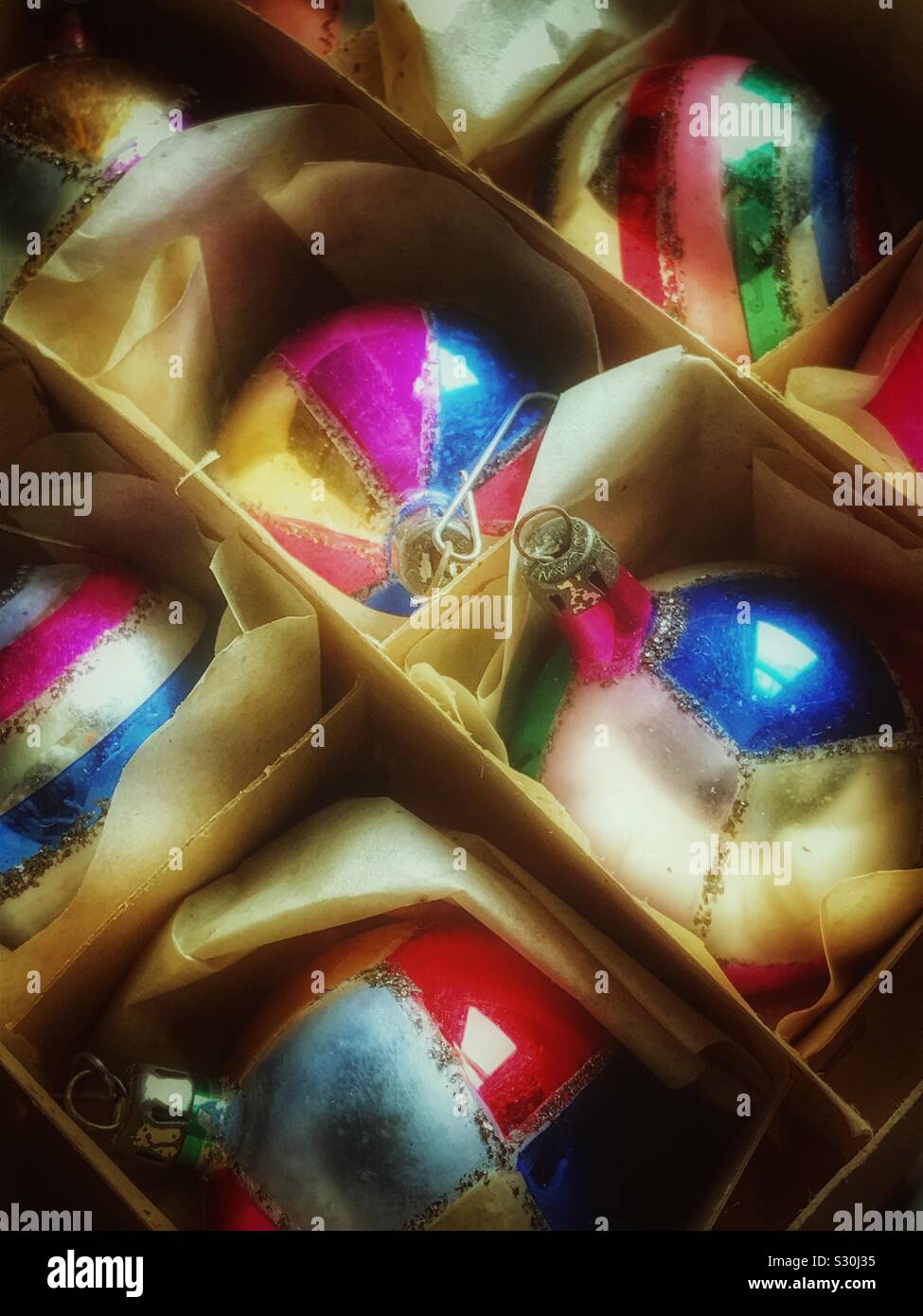 Vintage christmas ornaments hi-res stock photography and images - Alamy