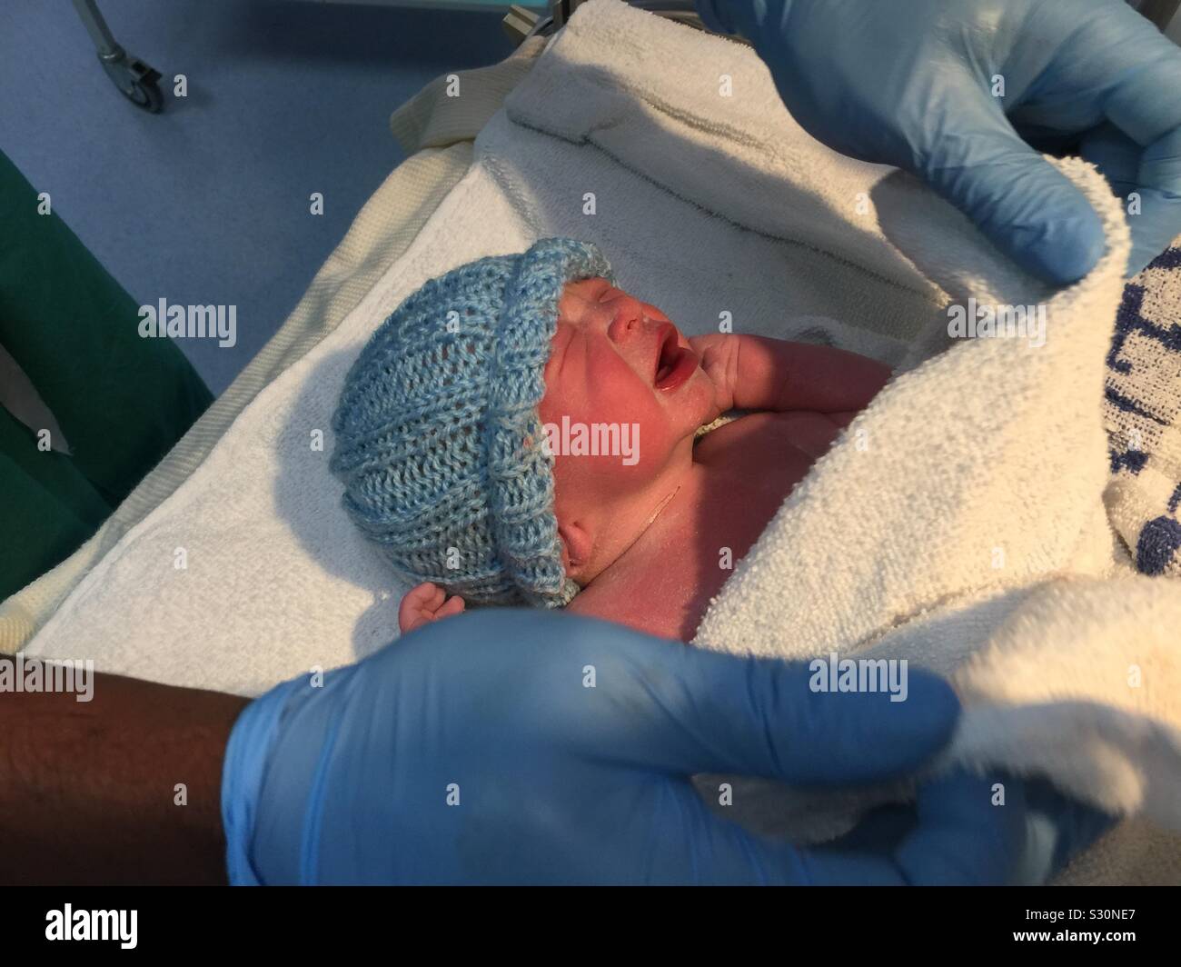 Newborn baby hospital hi-res stock photography and images - Alamy