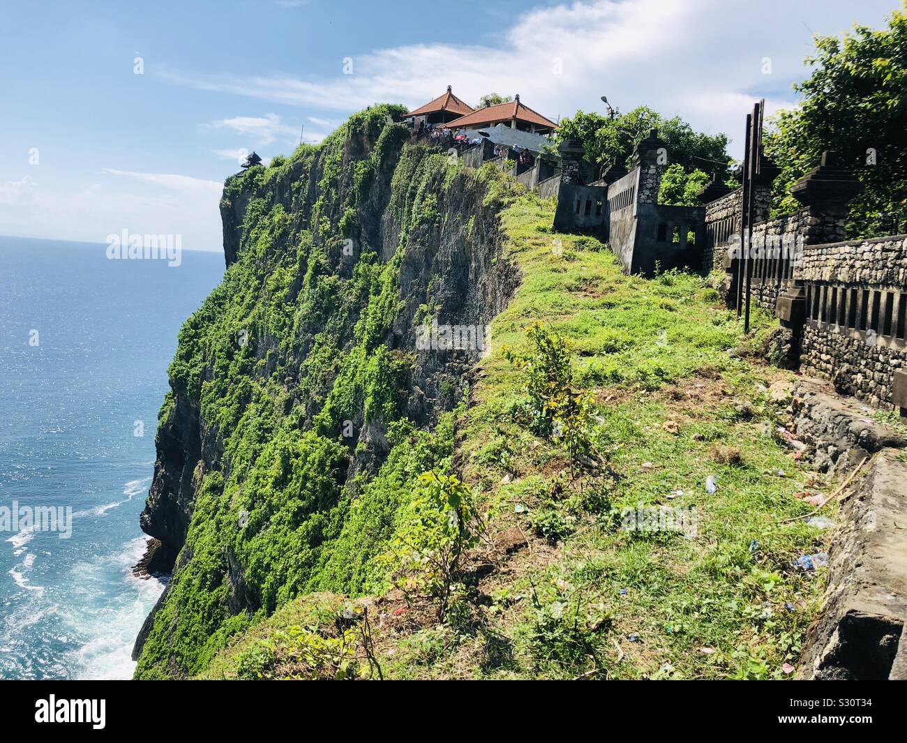 Cliff top temple in Bali Stock Photo Alamy