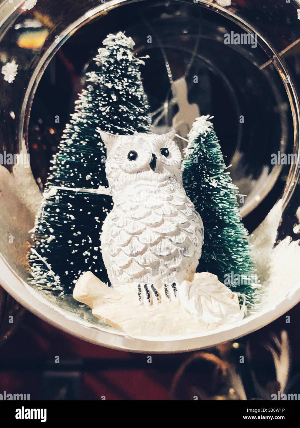 Snowy Owl Christmas Ornament Stock Photo Alamy