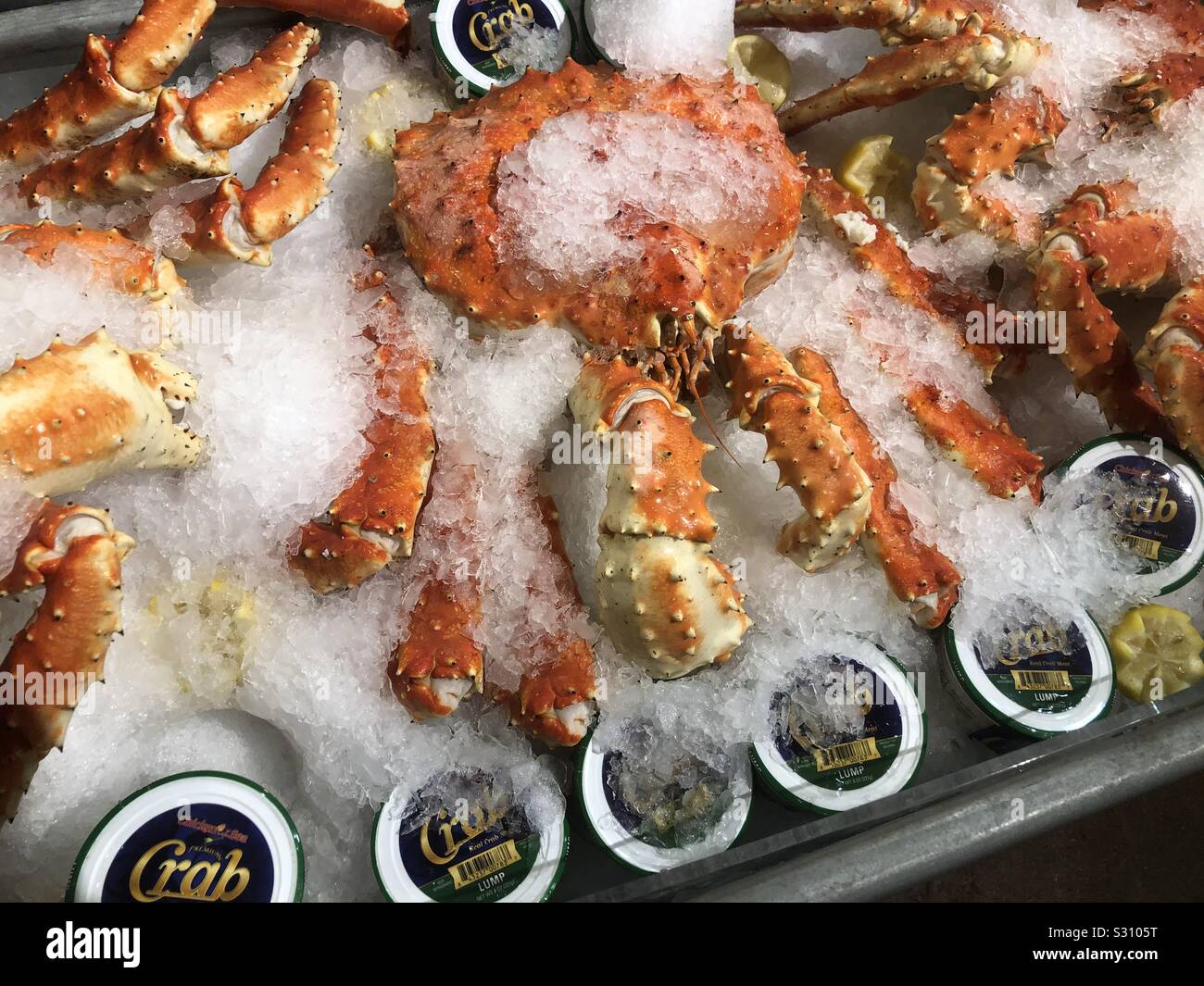 Red King crab for sale at grocery store Stock Photo Alamy