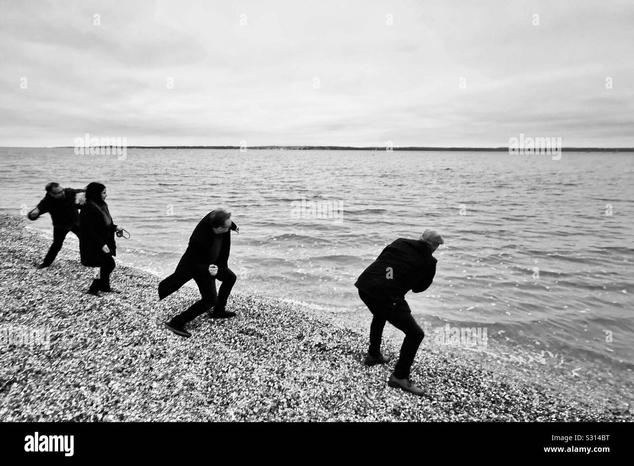 Skimming stones coast hires stock photography and images Alamy