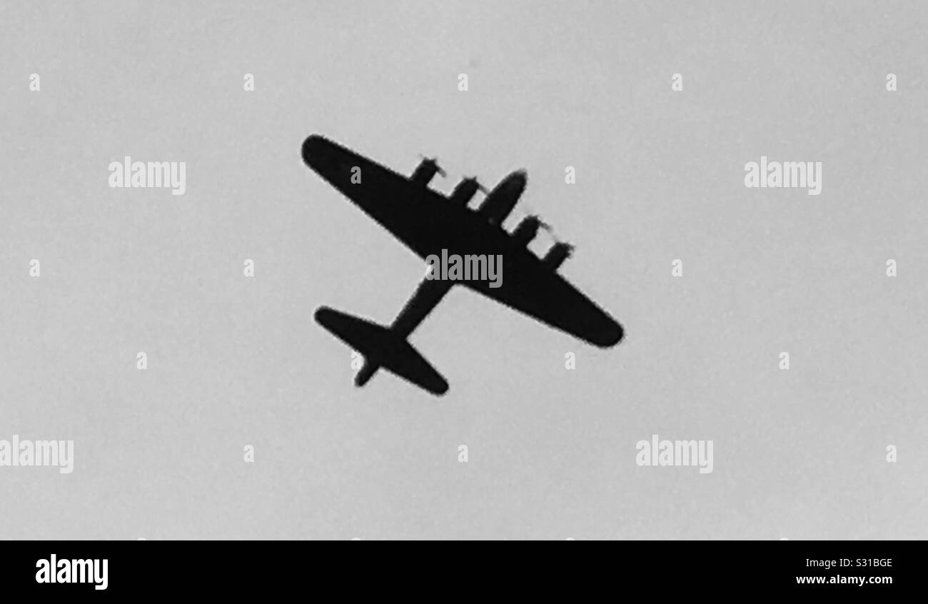 Lancaster bomber silhouette hi-res stock photography and images - Alamy