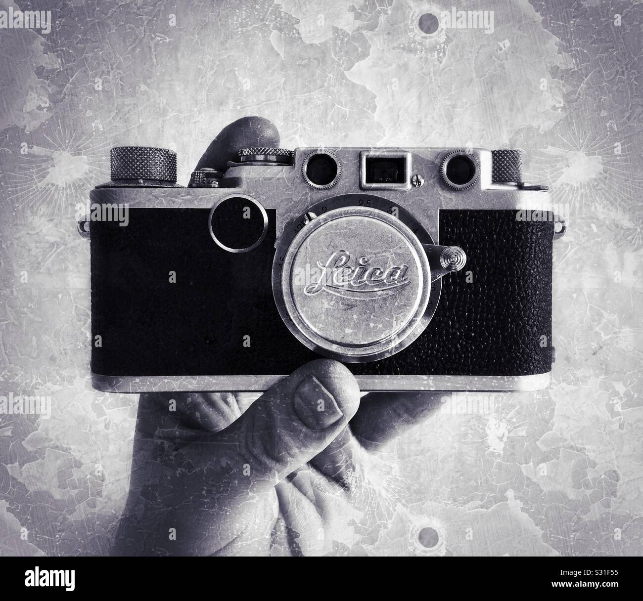 Elmar lens hi-res stock photography and images - Alamy