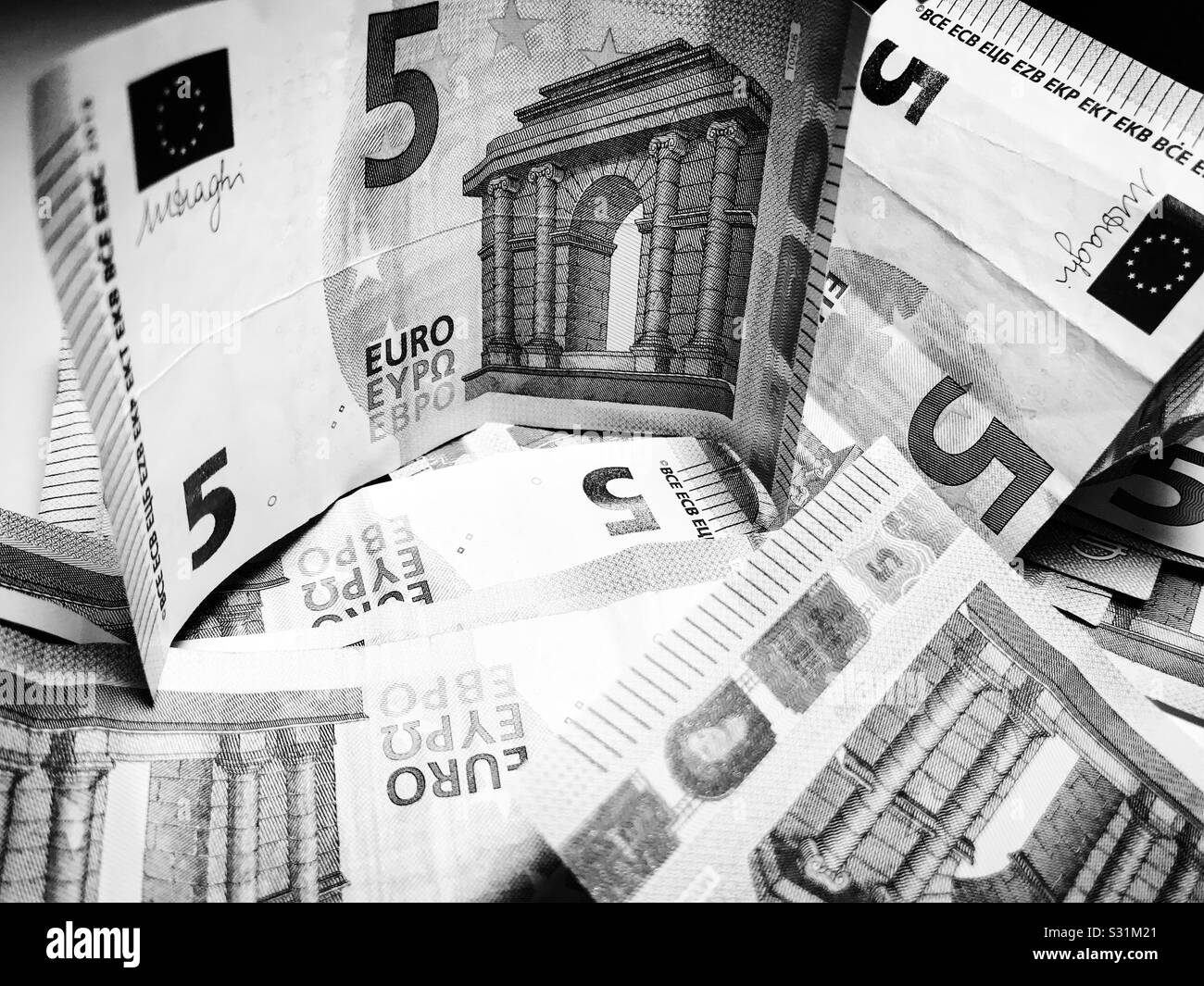 Five euro banknote hi-res stock photography and images - Alamy