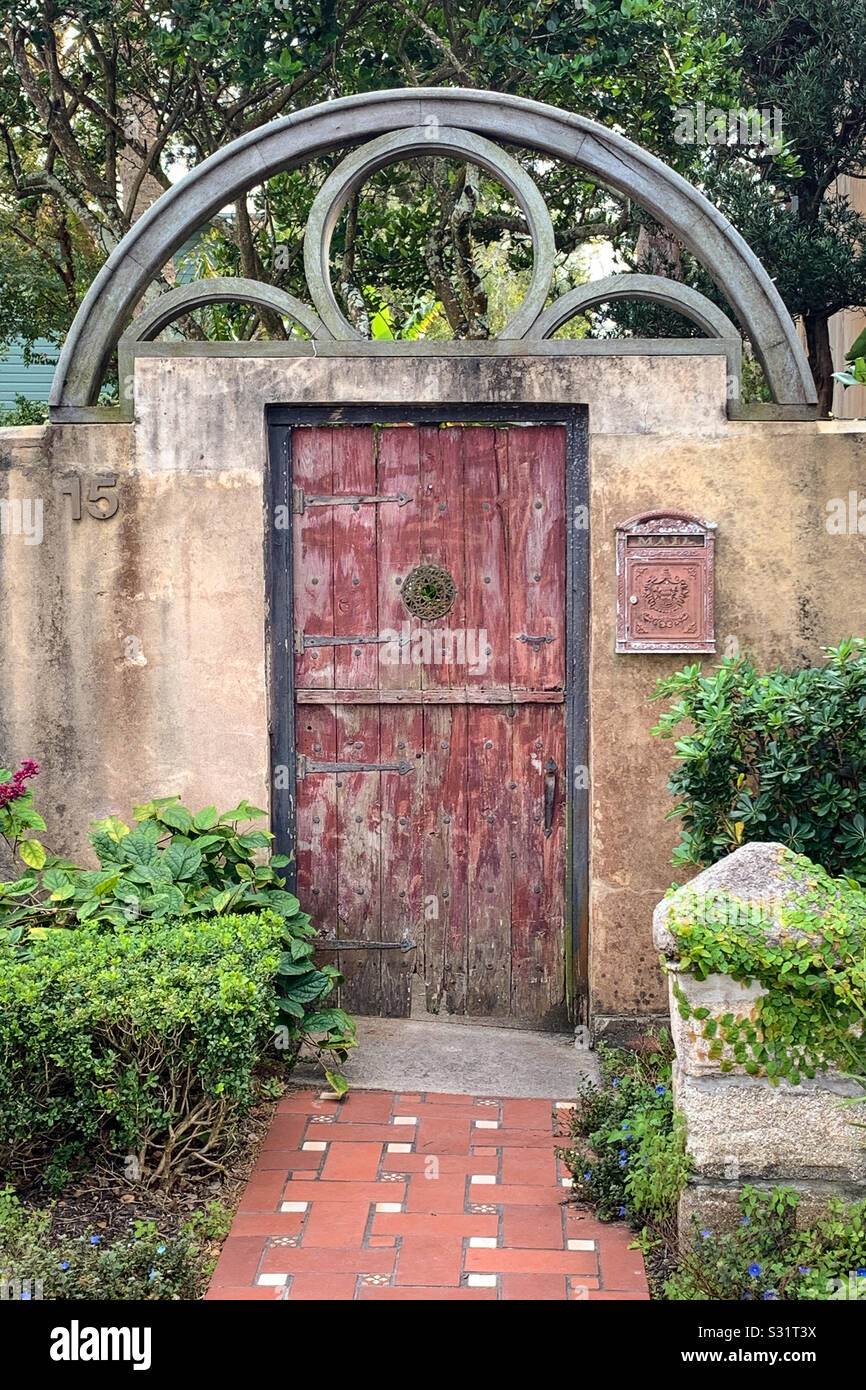 Bridge Street Garden Gate, St. Augustine, Florida, USA. The home was built in 1889 for the Comtesse de Montjoye, wife of a distinguished French nobleman. - Smartphone Captured Stock Image