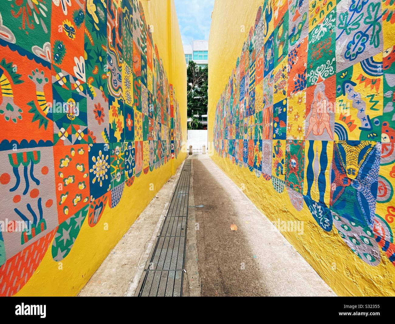 Medley Alley In Joo Chiat Next Neighborhood In Katong Singapore January Great Street Art Stock Photo Alamy