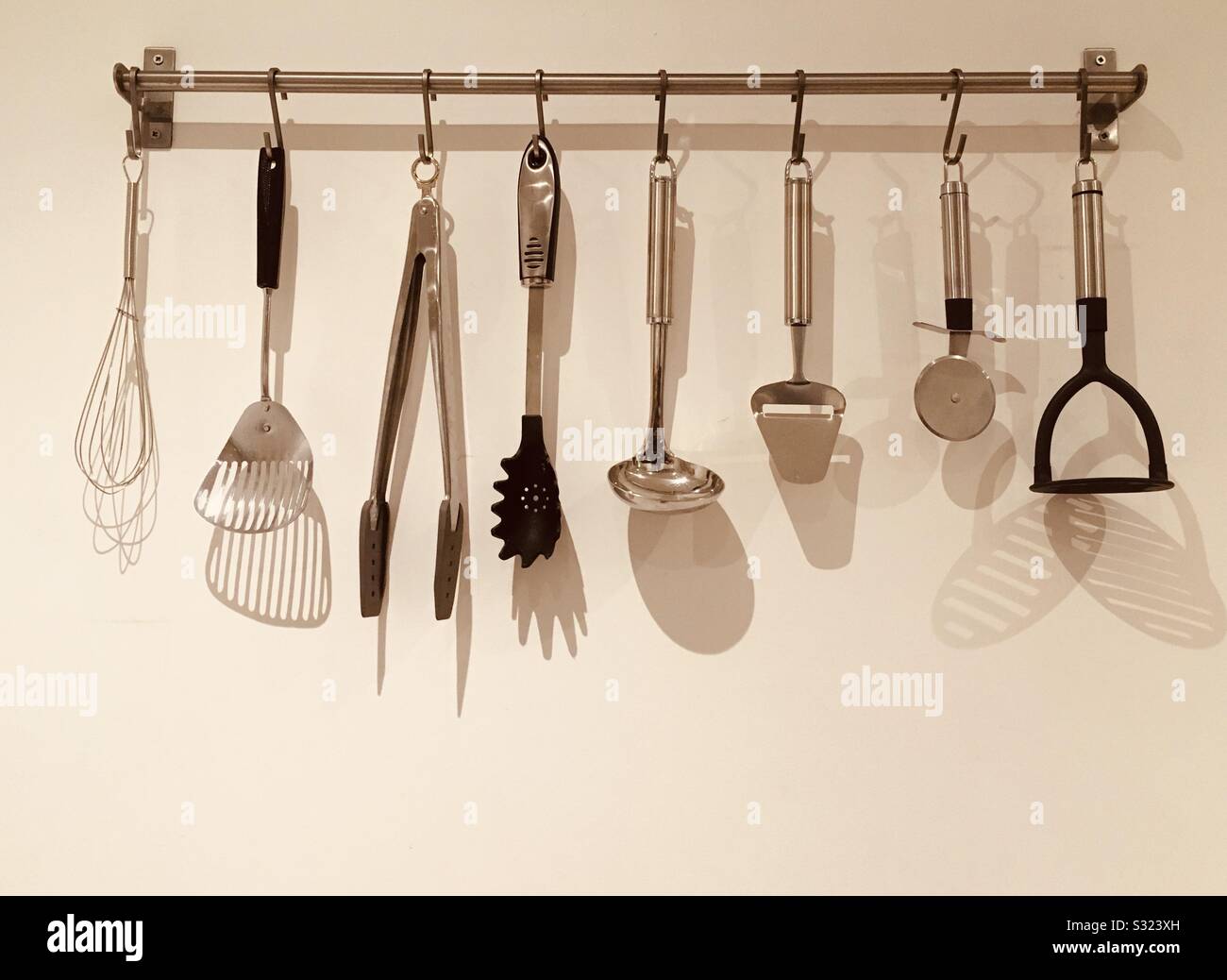 Hanging utensils hires stock photography and images Alamy