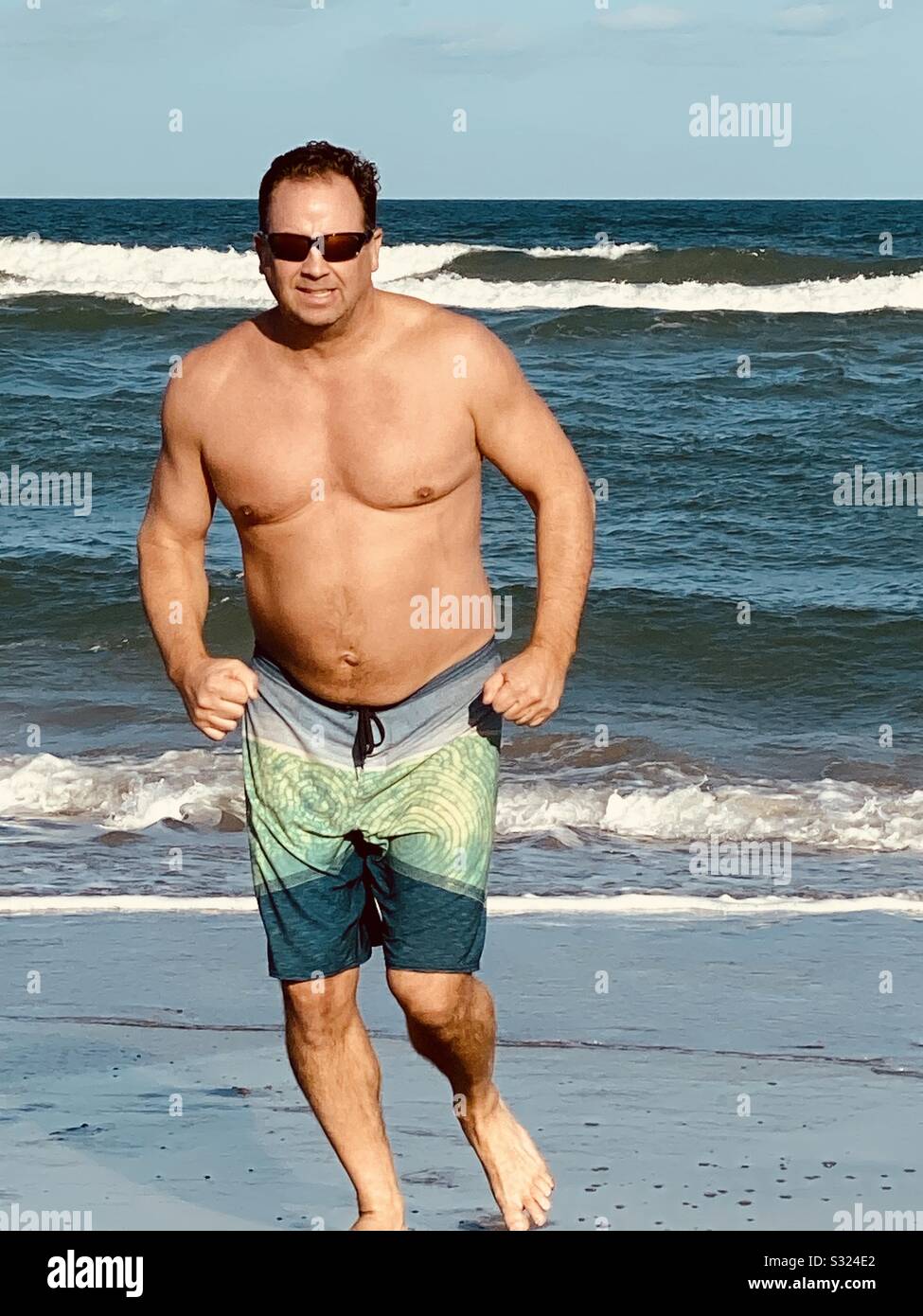 Dad bod hi-res stock photography and images - Alamy