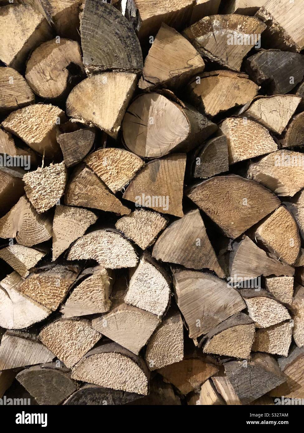 Cut in quarters hires stock photography and images Alamy