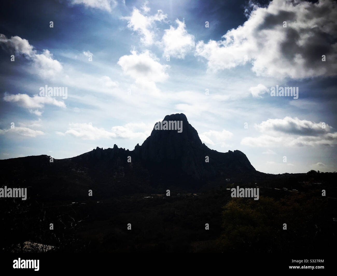 The Silhouette Of The Pena De Bernal Rock Monolite Mountain In San Sebastian Bernal In Queretaro State Mexico Stock Photo Alamy