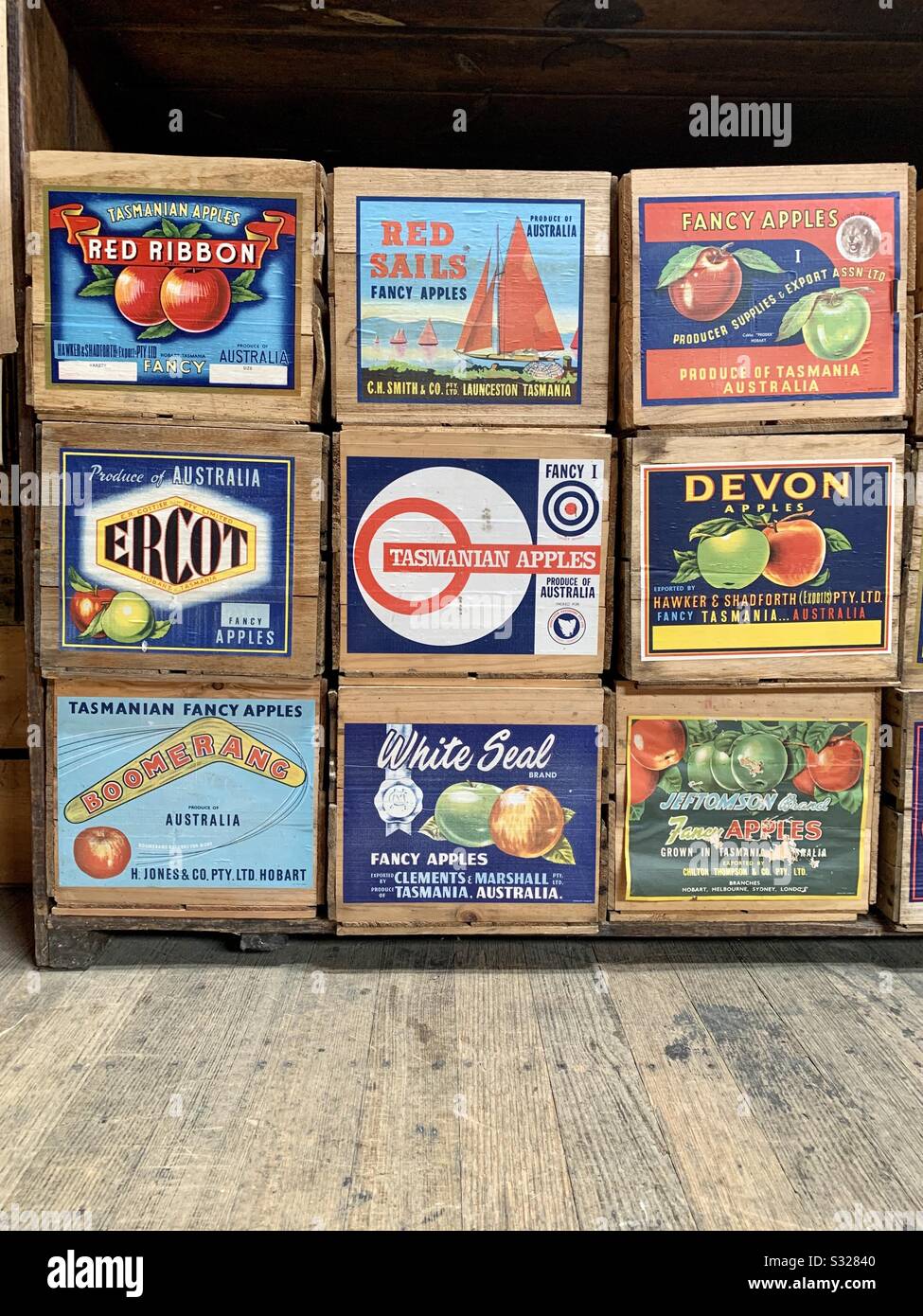 Fruit crate labels hires stock photography and images Alamy