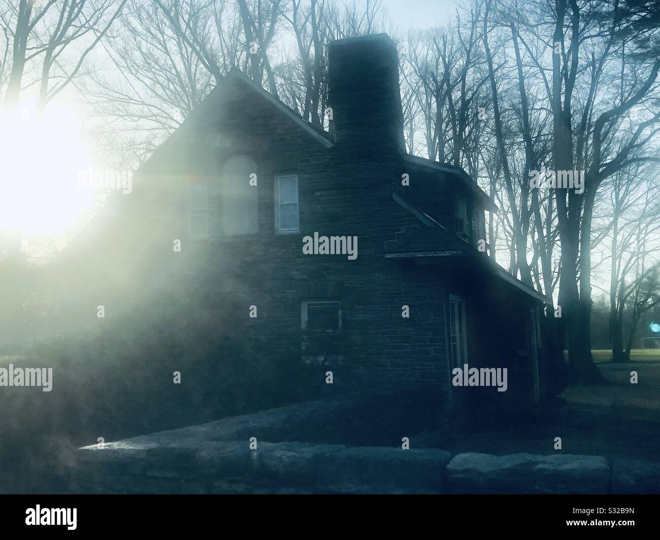 Suns getting low hi-res stock photography and images - Alamy