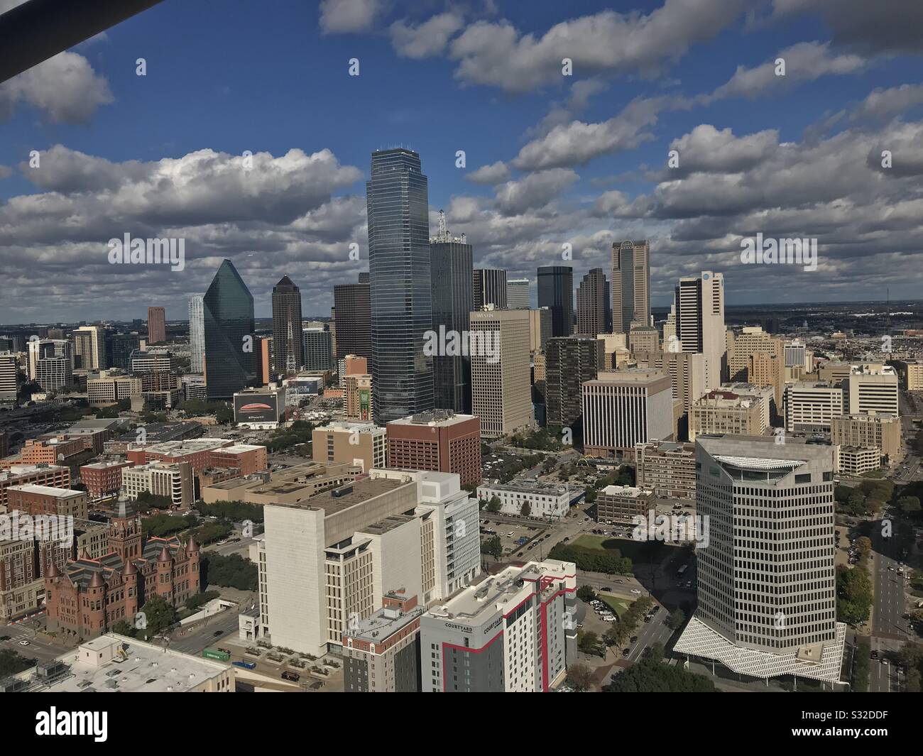 Dallas sky hi-res stock photography and images - Alamy