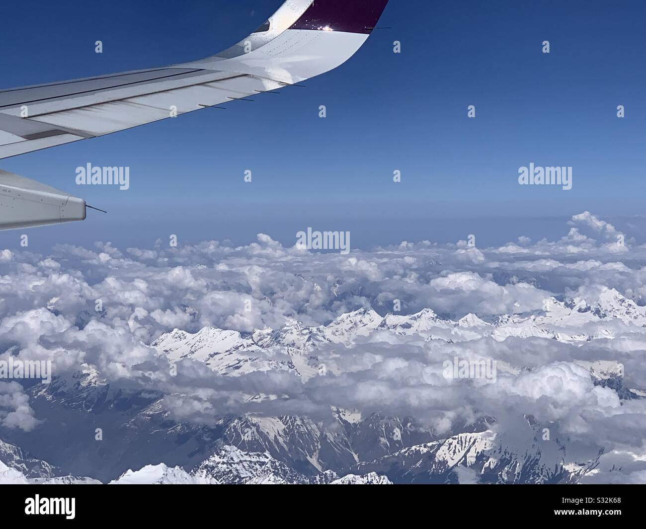 Airplane wing snow hi-res stock photography and images - Alamy
