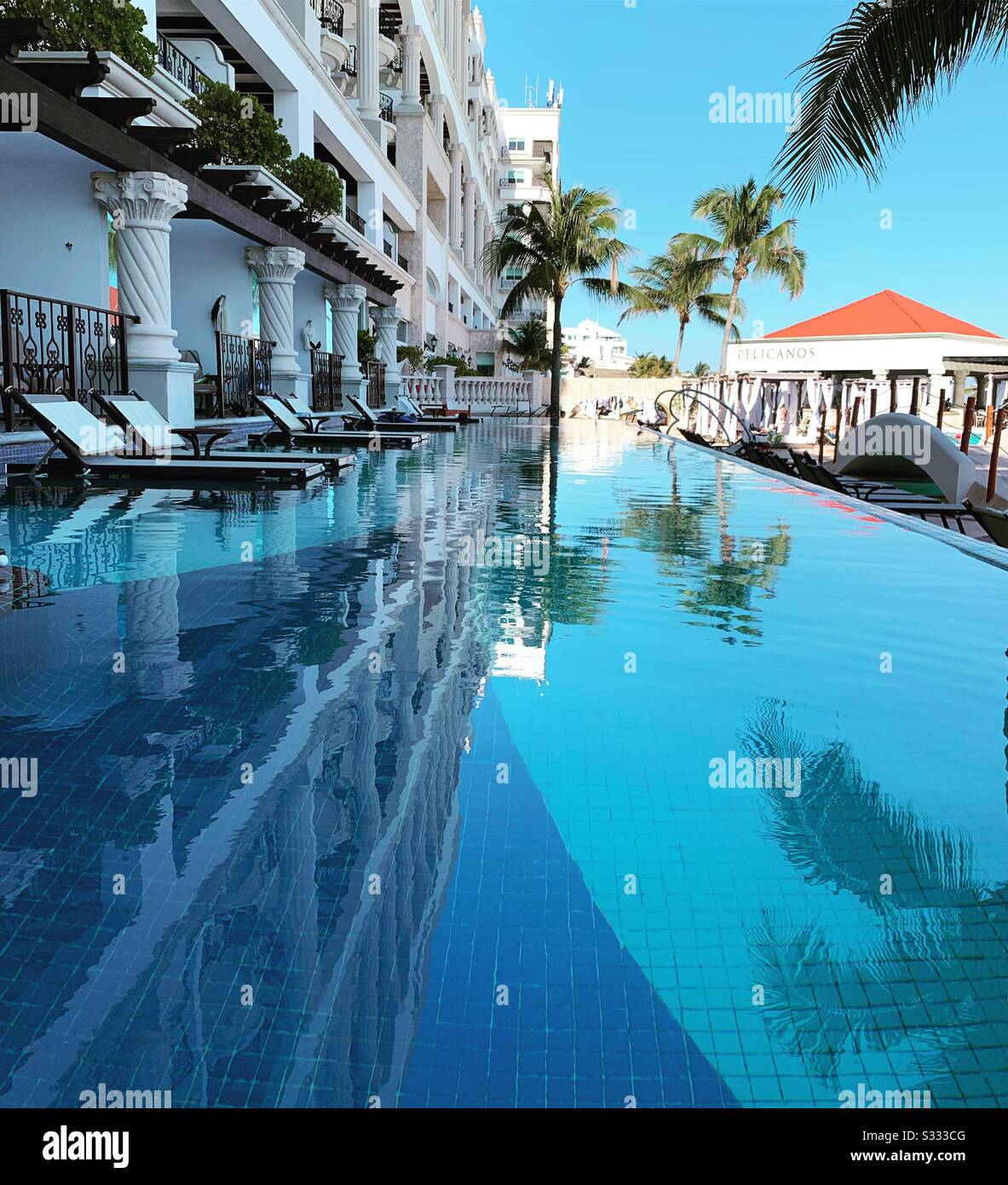 Swim-up Suites, Hyatt Zilara, Cancun, Mexico Stock Photo - Alamy