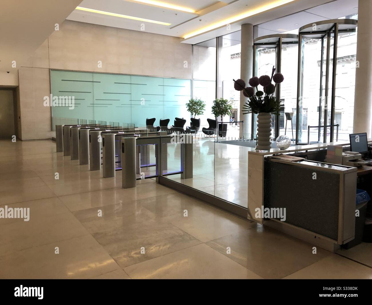 Entry foyer hires stock photography and images Alamy