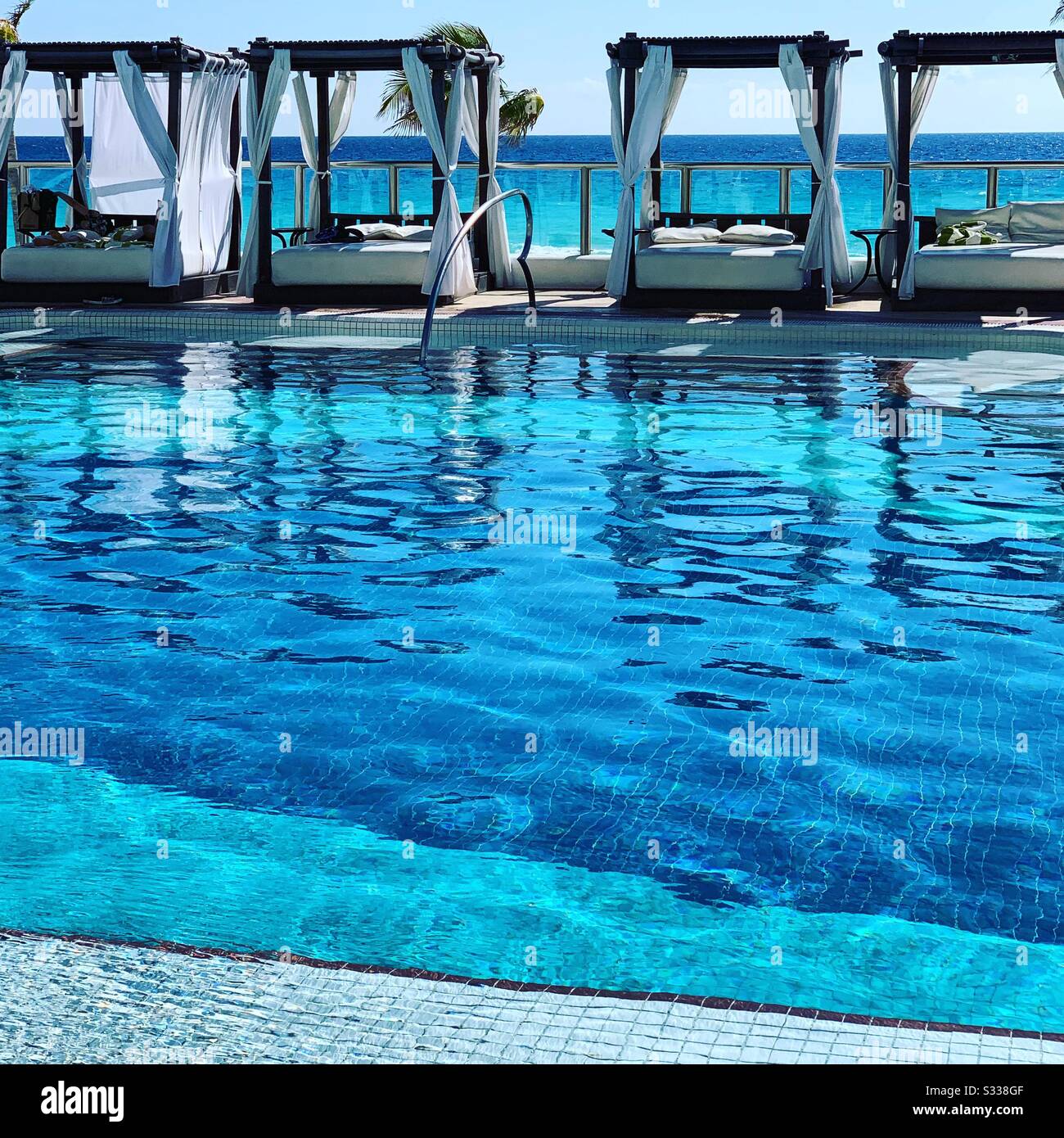 Pool Cabanas High Resolution Stock Photography And Images Alamy